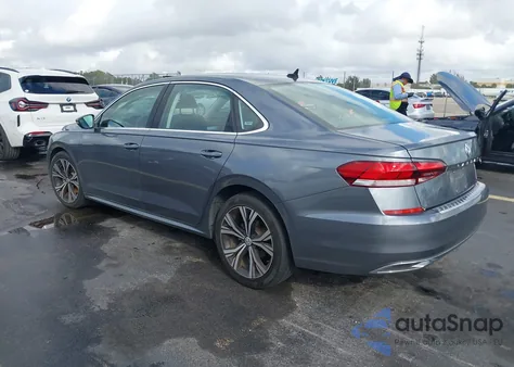 2022 Volkswagen Passat 2.0T Se z USA, uszkodzony, nr VIN 1VWSA7A33NC008054